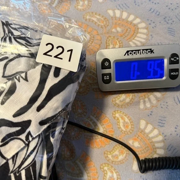 Abstract 100% Linen Floral Zebra Button Up Top Sz 18 2X Tropical Vacation Artsy - Picture 8 of 8